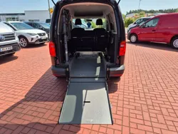 Rot Gebraucht 2017 VW Caddy Van / Kleinbus | 24.900 €