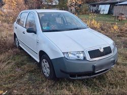 Weiß Gebraucht 2002 Skoda Fabia Kleinwagen | 1.450 € (Guter Preis)