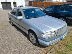 Silber Gebraucht 1994 Mercedes C180 Limousine | 2.100 €