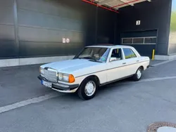 Weiß Gebraucht 1984 Mercedes E230 Limousine | 7.800 €