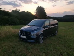 Grau Gebraucht 2024 Mercedes V250 Style Van / Kleinbus | 65.000 € (Etwas zu teuer)