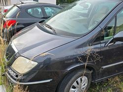 Grau Gebraucht 2006 Lancia Phedra Van / Kleinbus | 1.200 €
