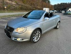 Grau Gebraucht 2007 VW Eos Cabrio | 2.450 € (Etwas zu teuer)