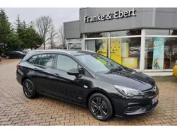Onyx schwarz Gebraucht 2021 Opel Astra Design Edition Kombi | 19.990 € (Fairer Preis)
