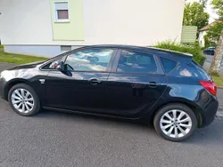 Schwarz Gebraucht 2013 Opel Astra Limousine | 6.599 € (Fairer Preis)