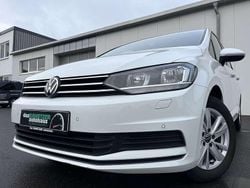 Pure white Gebraucht 2021 VW Touran Comfortline Van / Kleinbus | 24.860 € (Guter Preis)