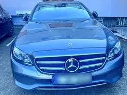 Grau Gebraucht 2020 Mercedes E220 Limousine | 30.000 €