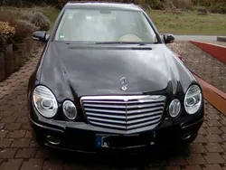 Schwarz Gebraucht 2006 Mercedes E320 Elegance Limousine | 12.700 €