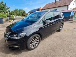 Schwarz Gebraucht 2016 VW Touran Allstar Van / Kleinbus | 13.600 € (Fairer Preis)
