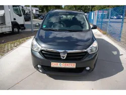 Schwarz (metallic) Gebraucht 2016 Dacia Lodgy Van / Kleinbus | 7.900 € (Guter Preis)