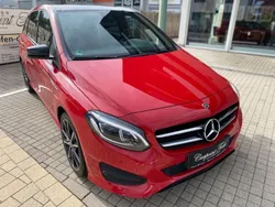 Rot Gebraucht 2018 Mercedes B200 Van / Kleinbus | 15.990 € (Fairer Preis)