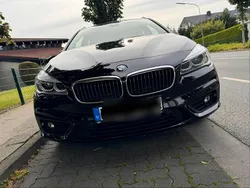 Schwarz Gebraucht 2018 BMW 225 iPerformance Van / Kleinbus | 14.500 €