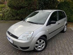 Silber metallic Gebraucht 2004 Ford Fiesta Futura Kleinwagen | 4.490 €