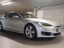 Silber Gebraucht 2016 Tesla Model S Kleinwagen | 25.200 € (Etwas zu teuer)