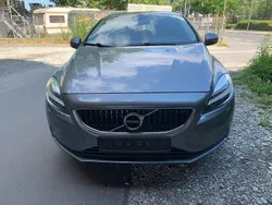 Grau Gebraucht 2016 Volvo V40 Momentum Kombi | 12.199 € (Fairer Preis)