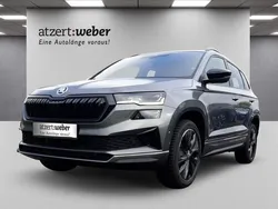 Graphitegrau metallic Gebraucht 2024 Skoda Karoq SportLine SUV | 35.490 € (Etwas zu teuer)