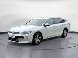 Weiß Gebraucht 2024 VW Passat Business Kombi | 31.890 € (Superpreis)