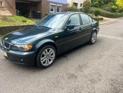 Grün Gebraucht 2003 BMW 320 Limousine | 2.799 € (Fairer Preis)