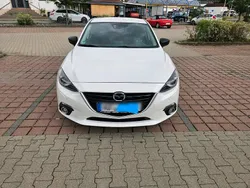 Weiß Gebraucht 2011 Mazda 3 Sports-Line Limousine | 10.700 €