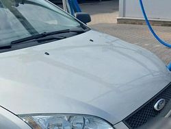 Grau Gebraucht 2006 Ford Focus Kombi | 2.500 € (Fairer Preis)