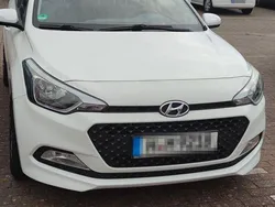 Weiß Gebraucht 2016 Hyundai i20 Active Limousine | 7.199 € (Fairer Preis)