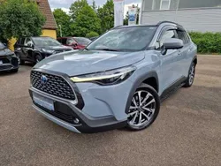 Manhattangrau (metallic) Gebraucht 2023 Toyota Corolla Hybrid SUV | 38.990 €