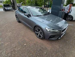 Grau Gebraucht 2020 Volvo S60 R-Design Limousine | 25.499 € (Superpreis)
