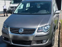 Grau Gebraucht 2009 VW Touran Cross Van / Kleinbus | 7.650 € (Fairer Preis)