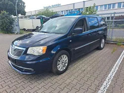 Blau Gebraucht 2013 Lancia Voyager Gold Van / Kleinbus | 7.900 € (Guter Preis)