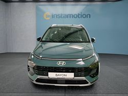 Grün Neu 2025 Hyundai Bayon SUV | 23.999 € (Fairer Preis)