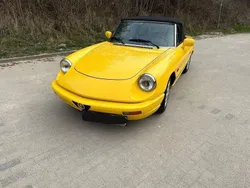 Gelb Gebraucht 1992 Alfa Romeo Spider Cabrio | 19.999 €