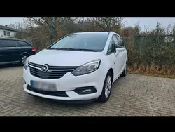 Weiß Gebraucht 2019 Opel Zafira Tourer Van / Kleinbus | 7.900 € (Superpreis)