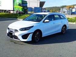 Weiß Gebraucht 2022 Kia Ceed Sportswagon Spirit Kombi | 21.700 € (Fairer Preis)