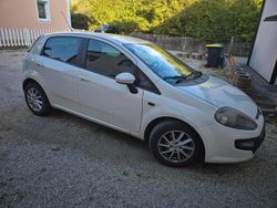 Weiß Gebraucht 2011 Fiat Punto Evo Kleinwagen | 2.800 € (Guter Preis)