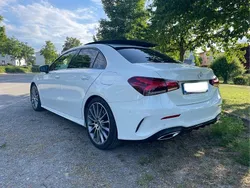 Weiß Gebraucht 2019 Mercedes A250 AMG line Limousine | 27.300 € (Fairer Preis)