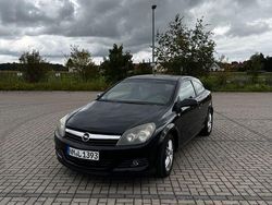Schwarz Gebraucht 2006 Opel Astra GTC Coupé | 1.600 € (Fairer Preis)