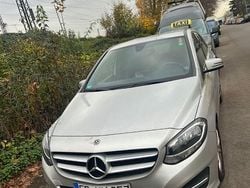 Silber Gebraucht 2017 Mercedes B180 Van / Kleinbus | 5.000 € (Fairer Preis)