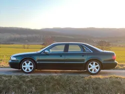 Grün Gebraucht 1997 Audi S8 Limousine | 15.000 €
