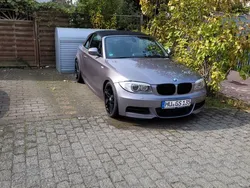Grau Gebraucht 2011 BMW 135 Cabriolet Performance Cabrio | 14.200 €