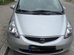 Grau Gebraucht 2006 Honda Jazz ES Kleinwagen | 3.500 € (Etwas zu teuer)