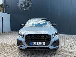 Grau Gebraucht 2023 Audi Q2 Design SUV | 22.000 €