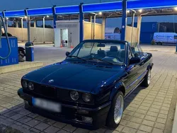 Blau Gebraucht 1992 BMW 320 Cabriolet Cabrio | 17.900 €