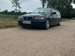 Schwarz Gebraucht 2005 BMW 318 Kombi | 2.000 € (Fairer Preis)