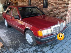 Rot Gebraucht 1992 Mercedes 190 Limousine | 5.250 €