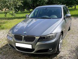 Grau Gebraucht 2011 BMW 330 Sport Line Limousine | 18.800 €