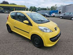 Gelb Gebraucht 2005 Peugeot 107 Filou Kleinwagen | 1.999 € (Etwas zu teuer)