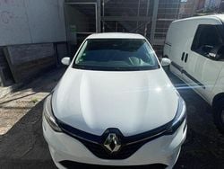 Weiß Gebraucht 2021 Renault Clio V Kleinwagen | 10.850 € (Guter Preis)