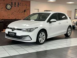 Weiß Gebraucht 2020 VW Golf VIII Life Limousine | 19.990 € (Fairer Preis)