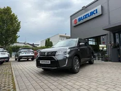 Grau Neu 2025 Suzuki Vitara Comfort SUV | 26.390 € (Fairer Preis)