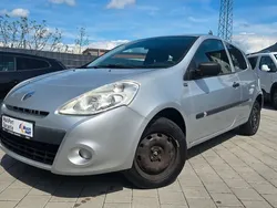 Platingrau Gebraucht 2012 Renault Clio III Kleinwagen | 4.990 € (Fairer Preis)